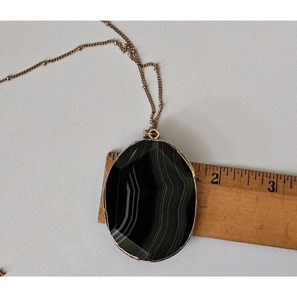 Elegant Banded Onyx Agate Natural Linear Veining On 33 Inch Gold Tone Chain - Picture 7 of 7